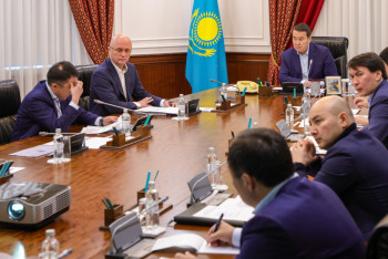Фотография к новости: Разобрать жалобы товаропроизводителей поручил Смаилов руководству Қазақстан темір жолы