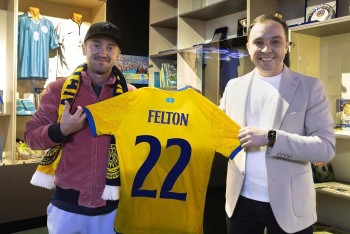 Фотография к новости: Том Фелтон будет болеть за сборную Казахстана по футболу