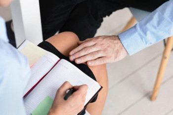 Фотография к новости: Преподавателя медуниверситета уволили за домогательства в Астане