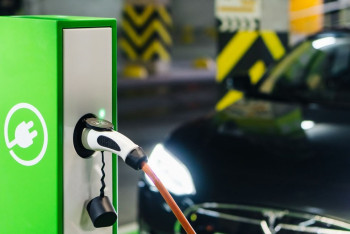 Фотография к новости: В Казахстане запретят заряжать электромобили в паркингах