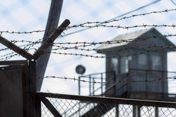 Фотография к новости: "Утеплённое"  гашишем нательное бельё подарили заключённому в Акмолинской области