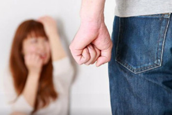 Фотография к новости: Как обезопасить жертв бытового насилия рассказали эксперты