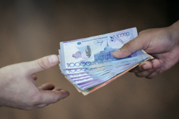 Фотография к новости: Чиновника наказали за взяточничество подчинённого в Атырау