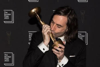 Фотография к новости: Букеровскую премию 2023 получил ирландский писатель Пол Линч за роман "Песнь пророка"