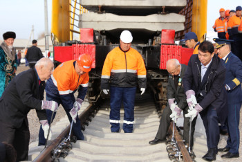 Фотография к новости: Новую железную дорогу строят между Казахстаном и Узбекистаном