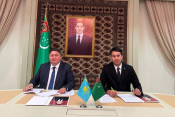 Фотография к новости: Сотрудничество в области железнодорожного и морского транспорта расширят Казахстан и Туркменистан