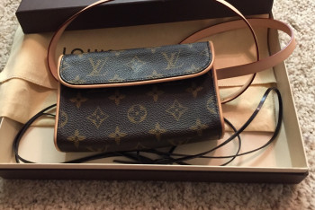 Фотография к новости: Контрафактную продукцию Chanel, Apple и Louis Vuitton выявили в Алматы