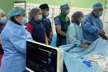 Фотография к новости: Были закупорены сразу три сосуда: 70-летнему пациенту провели сложную операцию в Алматы