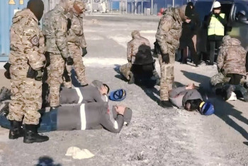 Фотография к новости: Чёрных старателей с золотом на 130 миллионов тенге задержали в Степногорске