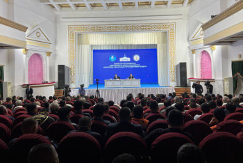 Фотография к новости: Короче и дешевле: жители Кызылорды предложили министру транспорта новый проект дороги до Каспия