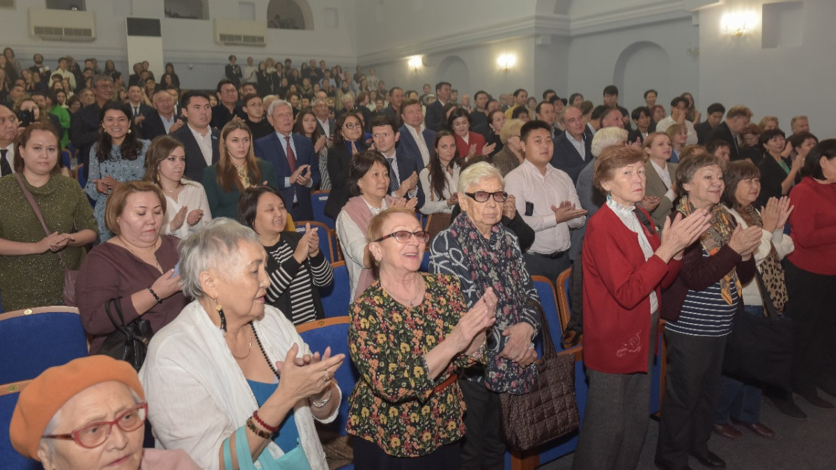  Пресс-cлужба театра им. М. Горького