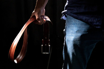 Фотография к новости: В Казахстане предлагают оставить только пожизненное заключение за насилие несовершеннолетних