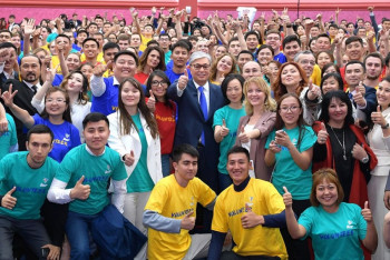 Фотография к новости: Токаев поздравил казахстанцев с Международным днём волонтёров