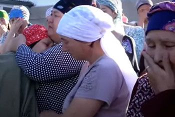 Фотография к новости: В Кокшетау родные погибшего солдата добились эксгумации, чтобы доказать убийство