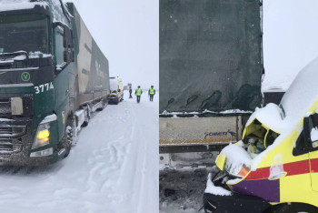 Фотография к новости: Три машины столкнулись на трассе Алматы – Оскемен
