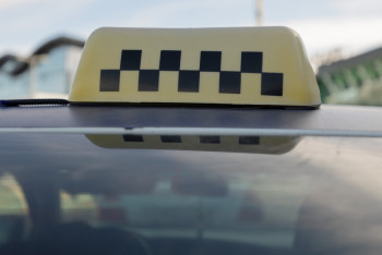 Фотография к новости: Обругавшего пассажирку таксиста оштрафовали в Астане