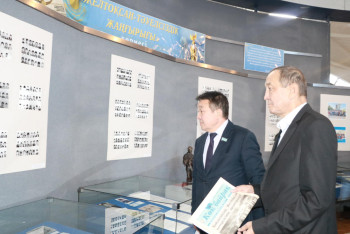 Фотография к новости: Окровавленную одежду участников декабрьских событий выставили в Алматы