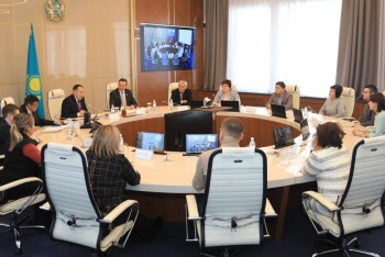 Фотография к новости: Учёные думают о нашем будущем: О едином часовом поясе рассказали общественникам в ВКО