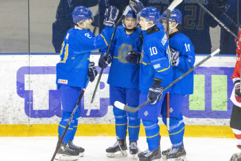 Фотография к новости: Сборная Казахстана одержала четвёртую победу на молодёжном чемпионате мира по хоккею