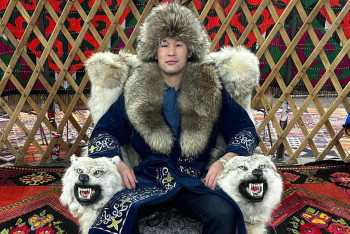 Фотография к новости: Шавкат Рахмонов "заставил" британского журналиста заговорить по-казахски