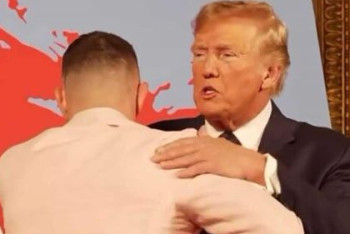 Фотография к новости: Дональд Трамп прибыл на турнир с участием Шавката Рахмонова