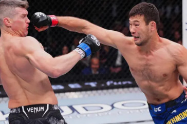 Фотография к новости: Шавкат Рахмонов получил гонорар меньше, чем его побитый оппонент Томпсон