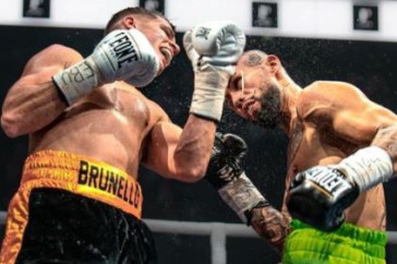 Фотография к новости: Непобеждённого боксёра нокаутировали в бою за титул в весе Алимханулы