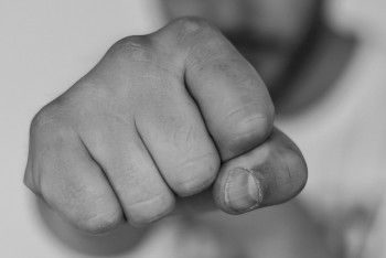 Фотография к новости: В Актау задержаны участники драки с булыжниками