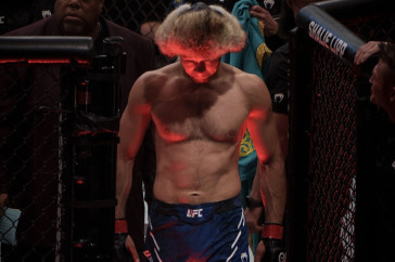 Фотография к новости: Шавкат Рахмонов заявил, что мог отказаться от боя с Томпсоном из-за травмы