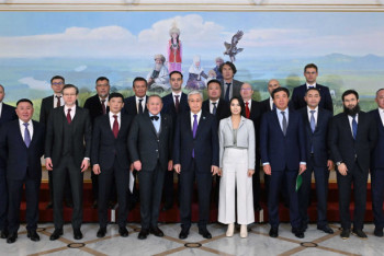 Фотография к новости: Касым-Жомарт Токаев встретился с представителями отечественного бизнеса