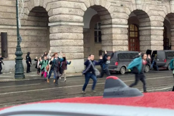 Фотография к новости: Стрельба в пражском университете, есть погибшие