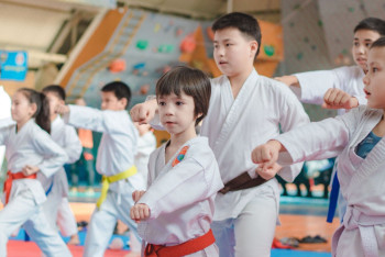 Фотография к новости: Фонд "Халык" поддерживает международный турнир по карате в Алматы и продолжает развивать спорт