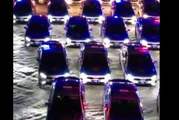 Фотография к новости: Ёлку из служебных машин выстроили полицейские Костаная