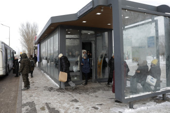 Фотография к новости: В Астане из-за гололёда приостановили движение пригородных автобусов