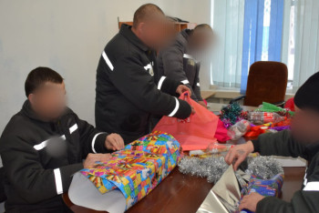 Фотография к новости: Подарок сделали осуждённые жителям Акмолинской области