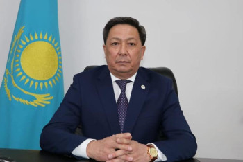 Фотография к новости: Наградил себя сам? За какие заслуги аким стал почётным гражданином района в Актюбинской области