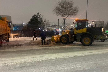 Фотография к новости: Свыше 18 тысяч дорожных рабочих убирают снег в Астане