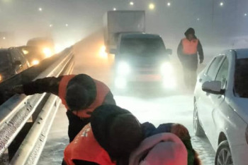 Фотография к новости: В канун Нового года в Казахстане спасено и эвакуировано 465 человек