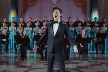 Фотография к новости: Димаш Кудайберген в Акорде исполнил гимн Казахстана