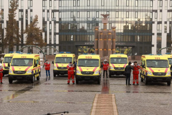 Фотография к новости: Ключи от новых карет скорой помощи получил главврачи в Жетысу