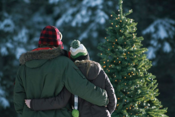 Фотография к новости: Поссорились в Новый год: полицейские Степногорска помогли россиянке и её восьмилетней дочери