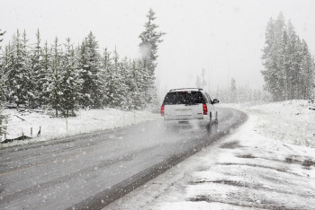 Фотография к новости: Опять метель: штормовое предупреждение объявлено в большинстве регионов страны