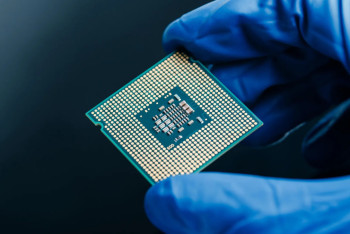 Фотография к новости: Голландский ASLM по просьбе США отменил поставки оборудования для производства чипов в Китай