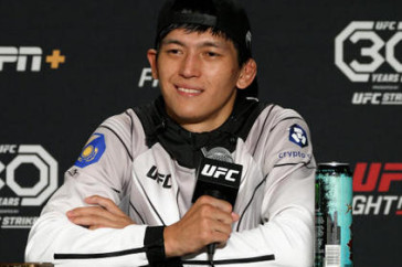 Фотография к новости: Назван новый соперник непобеждённого казахстанца в UFC