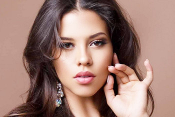 Фотография к новости: Самая красивая девушка Намибии решила баллотироваться в президенты