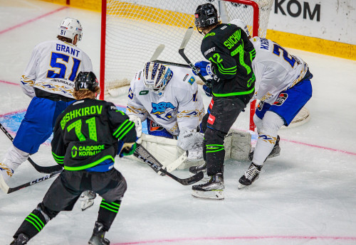 Фотография к новости: "Барыс" проиграл "Салавату Юлаеву", но победил в драке на льду