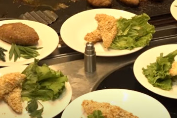 Фотография к новости: Школьников Алматы будут кормить национальными блюдами