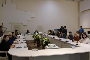 Фотография к новости: Институт приёмных профессиональных семей хотят создать в Казахстане