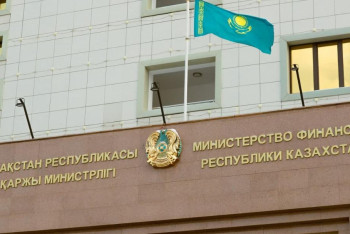 Фотография к новости: Подаренный Минфину Bentley продали через аукцион