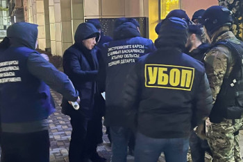 Фотография к новости: 7 млн тенге вымогали у выигравшего тендер предпринимателя в Атырау